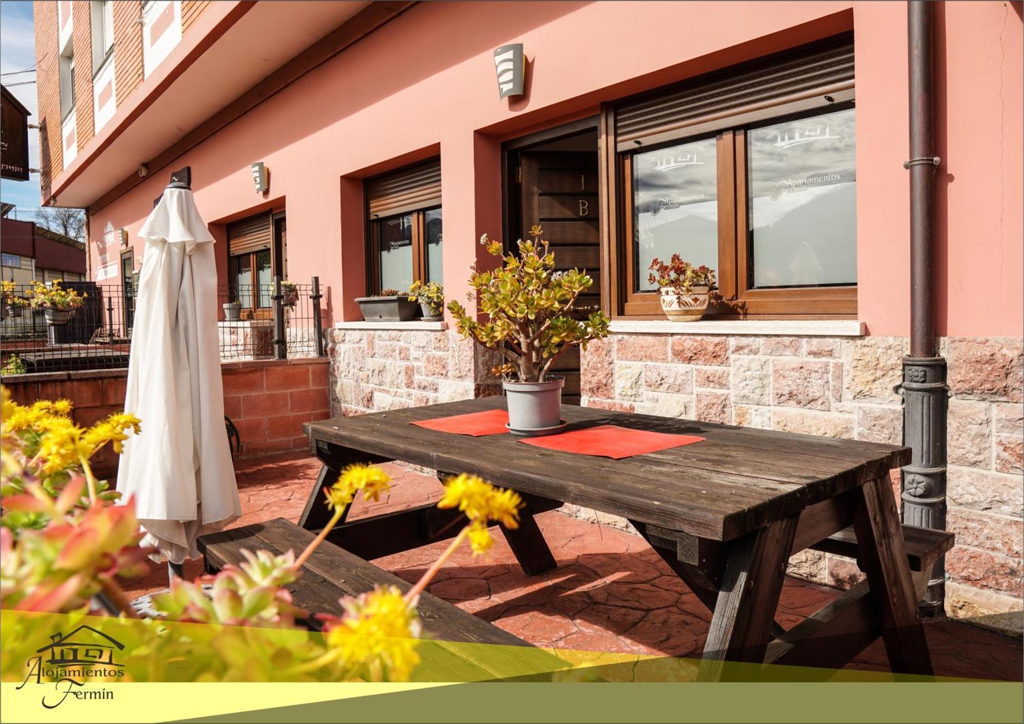 Apartamentos Fermín Cangas de Onís Exterior foto